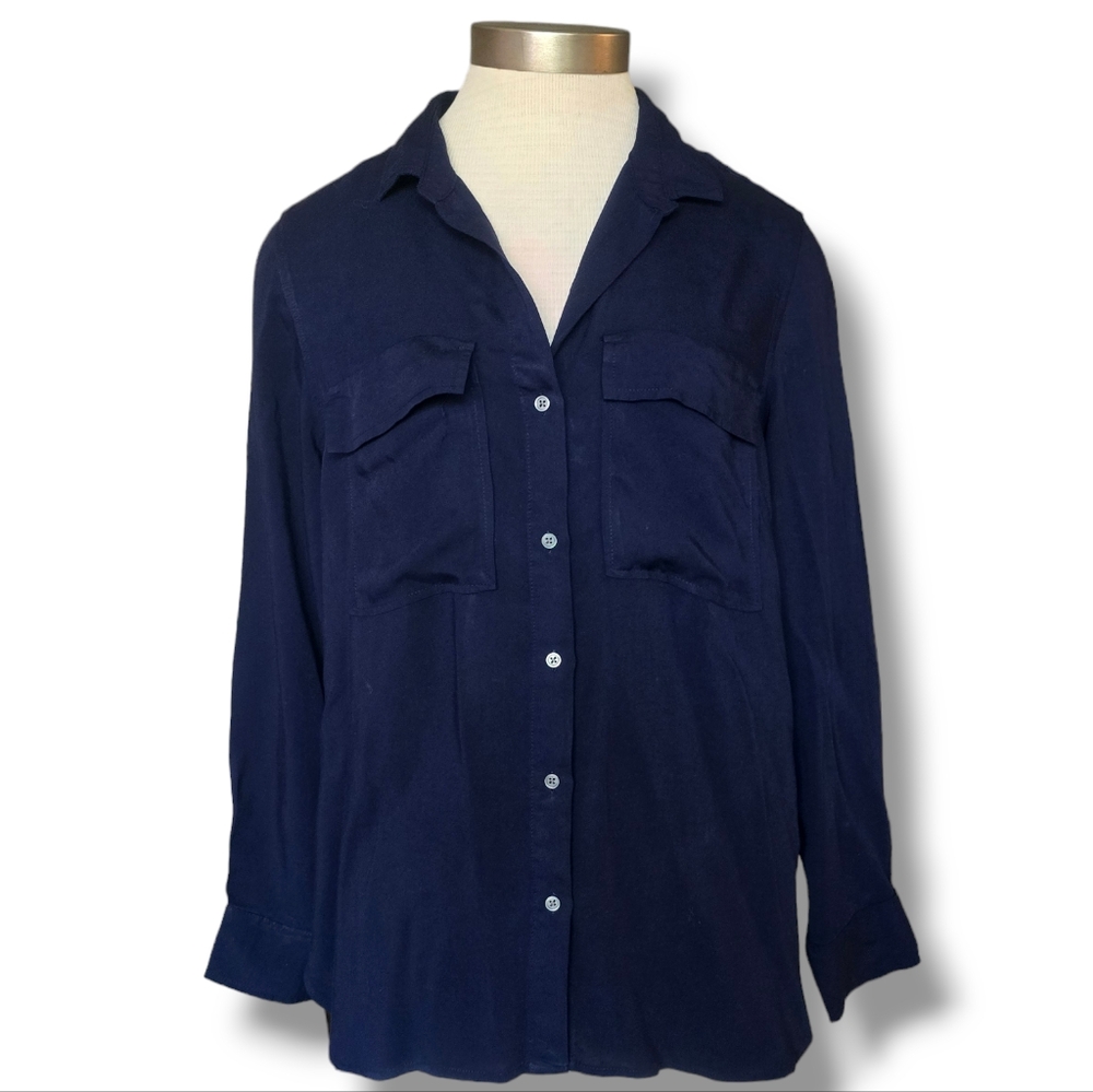 GAP dark blue women's boyfriend fit button down Shirt size medium